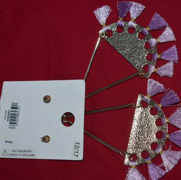 Earing - Picture 3 of 3